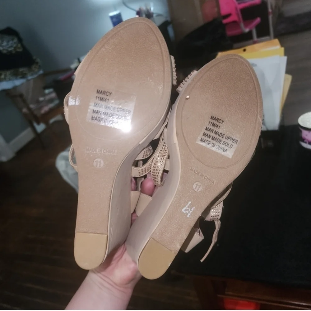NWOT ME TOO rhinestone wedge sandal size 11